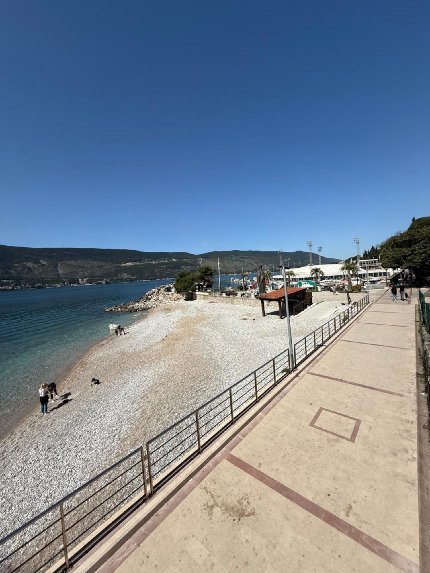 Skver Studio Apartments Herceg Novi Esterno foto